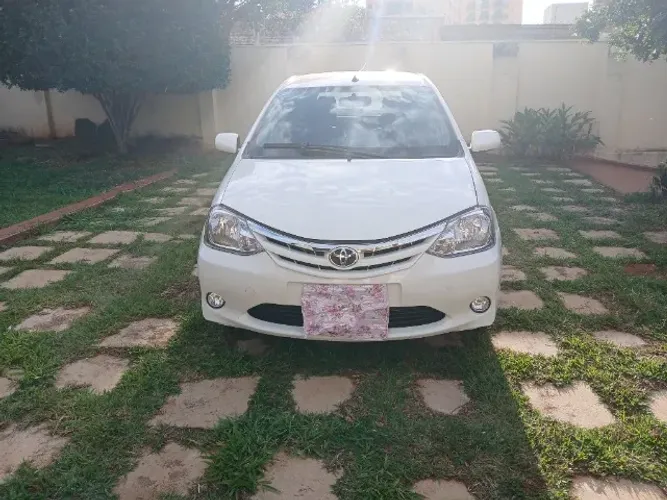 Toyota Etios XLS 1.5 Flex 16V 5P Mec. 2013