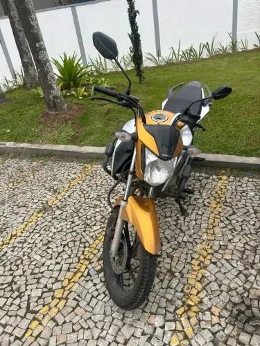 Titan 160 sem detalhes