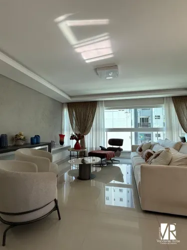 Exclusivo Apartamento Mobiliado no Jefreys Bay com 3 Quartos, 1 Suíte e 2 Demi Suítes