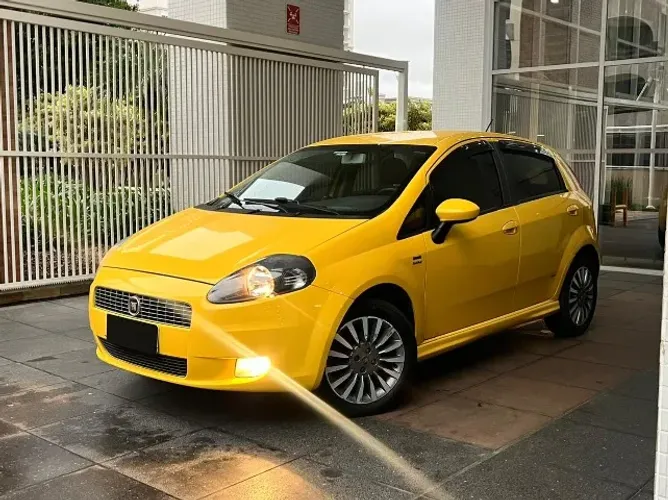 Fiat Punto Sporting Dualogic 1.8 Flex 16V 5P 2011