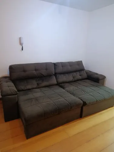 Sofá retrátil e reclinável
