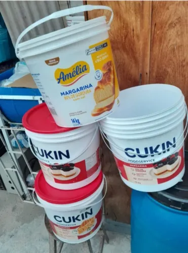 E$ 4,50...,,Sujo resíduos margarina