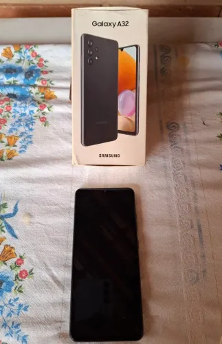 Vendo Sansung A32 ,c/ caixa,nota,carregador original ,ótimo estado.