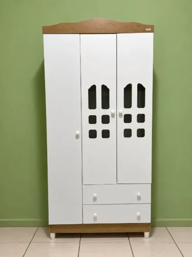 Comoda + Guarda roupa bebé