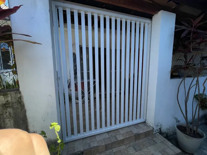 Portão de alumínio branco 1,70mt x 2,07mt