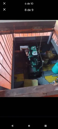 Barco de 13 metros de cumprimento por 3 de largura de convés sala de máquina, cozinha,
