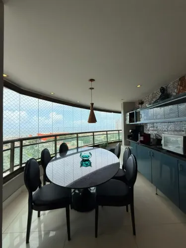 Apartamento a venda em Patamares com 3 suites nascente e vista mar na Mansão Baía de Sant