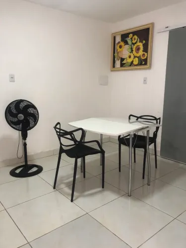 ALUGA-SE APARTAMENTO NA COROA DO MEIO