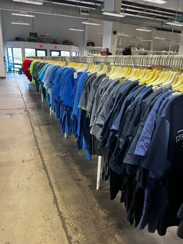 Vendo Roupas de Marca, todas importadas na Minha Lojinha Virtual.