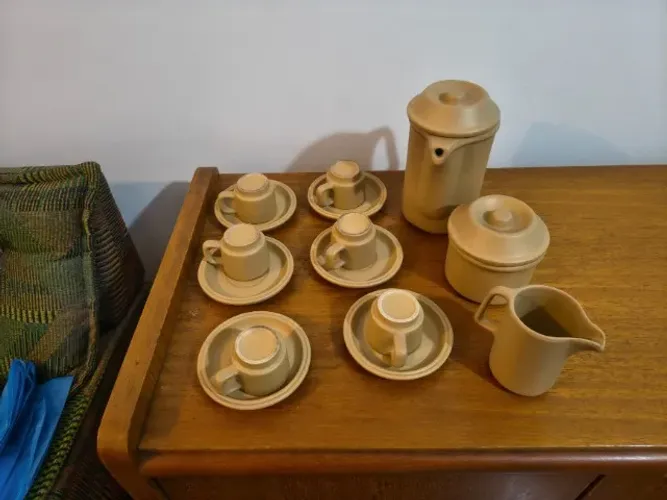 Conjunto de leite e café de cerâmica - 9 peças