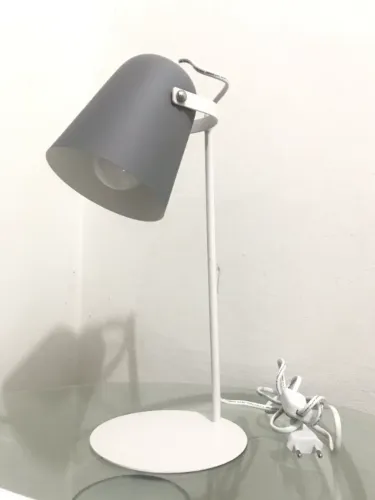 Abajur Luminária Cinza Resistente