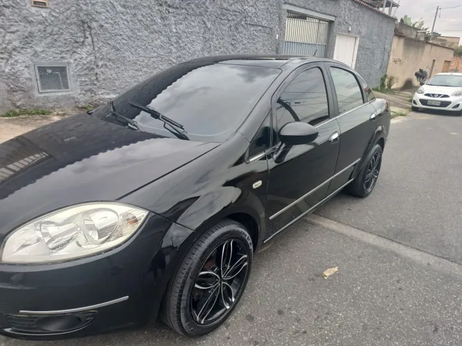 Fiat Linea Essence 1.8 Flex 16V 4P 2013