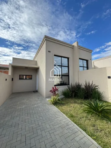 Casa com 03 quartos (sendo dois demi-suíte), à Venda, Ponta Grossa - PR