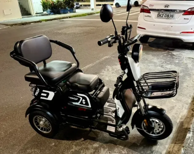 Triciclo Elétrico TRON 1000W - 3 Pessoas