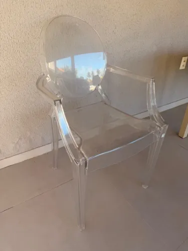 CADEIRA ACRILICA LOUIS GHOST