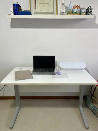 Mesa de Escritório 120cm Pé Metálico