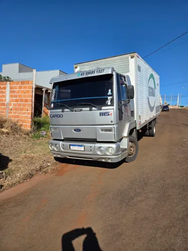 Ford Cargo 815s em bom estado