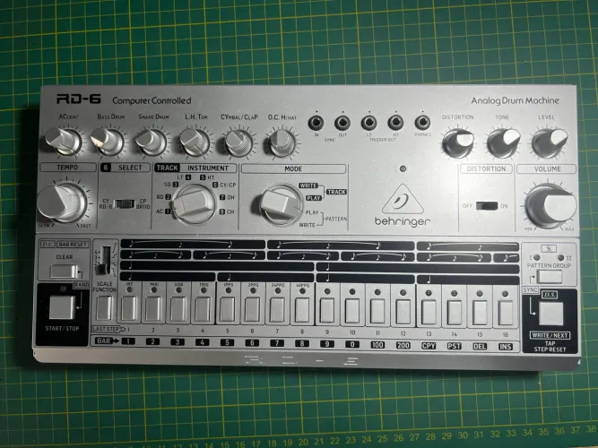 Drum Machine Behringer RD-6 