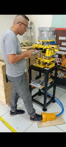 Estampo Pneumático Alumínio Linha Gold/Suprema com Mesa Giratória+ Compressor 