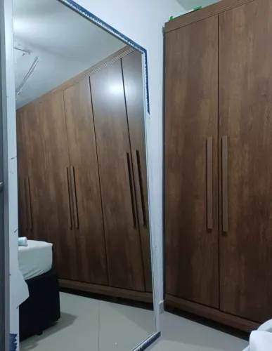Kit Quarto Cama, espelho e guarda roupas