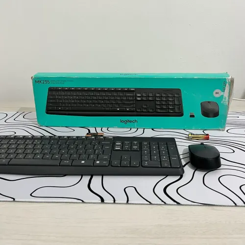 Kit Teclado e Mouse Sem Fio | Logitech MK235