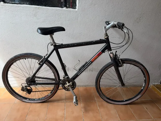 Bicicleta Caloi em alumínio antiga e toda original pra quem quer restaurar e usar uma retr
