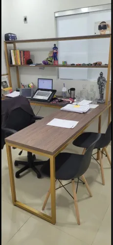 Armário e mesa diretor para escritório 