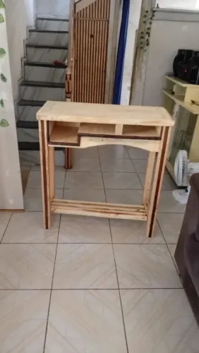Aparador de madeira reciclada