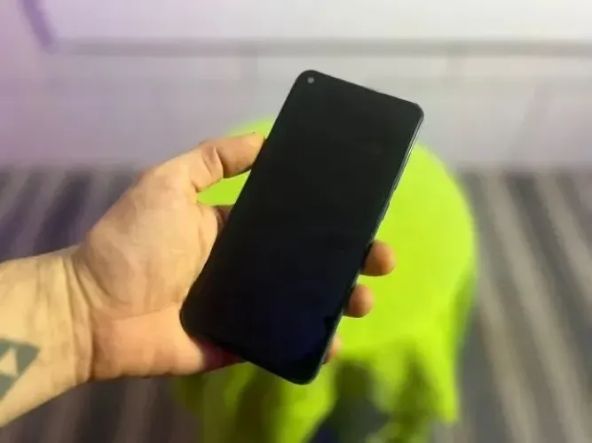 Xiaomi Redmi Note 9 Usado - Bateria Fraca, Lente da Câmera Trincada