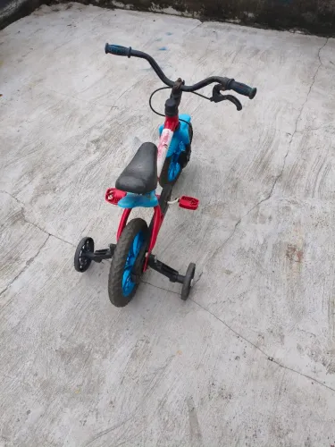 Bicicleta para criança de 2 a 5 anos 
