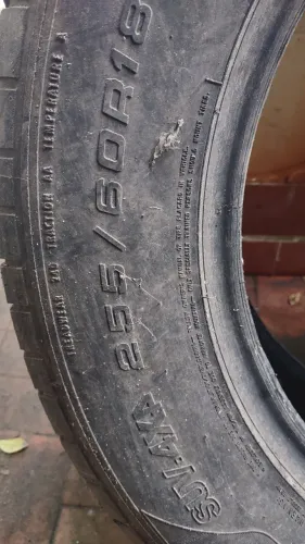 Pneus 255/60/18 aro 18