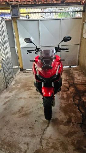 HONDA ADV 150 VERMELHA ? 2022