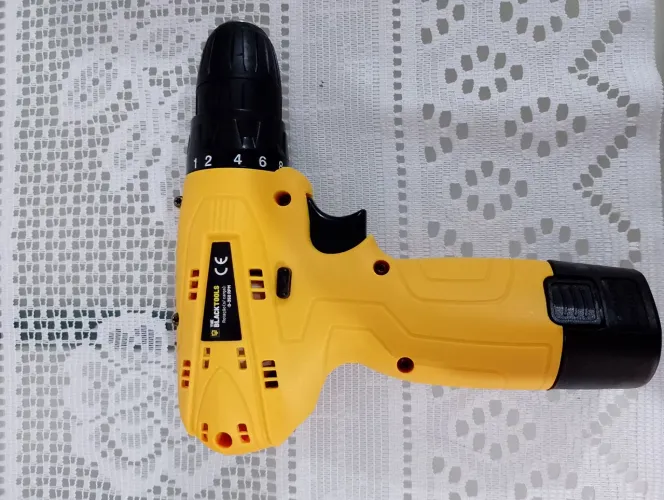 Furadeira e Parafusadeira The Black Tools