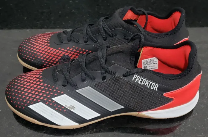 Chuteira de Futsal da Marca Adidas - Tamanho 41
