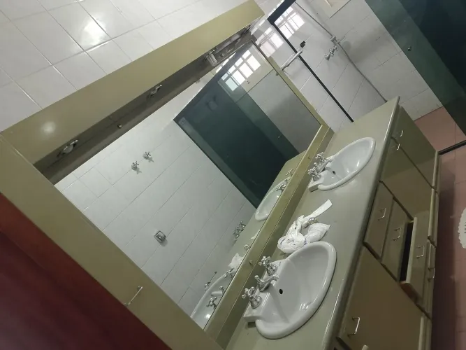 Espelho com moldura sendo 1m x 2m 