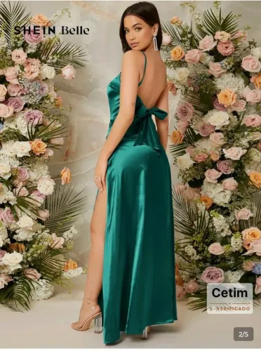 Vestido de festa de cetim novo 