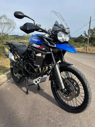 Tiger 800 impecável 