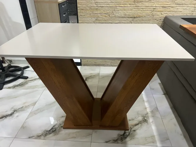 Mesa MDF comprimento 1,19 largura 0,79