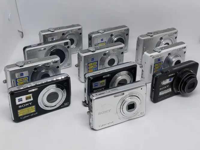 11 câmeras digitais Sony Cyber-shot diversas com defeito
