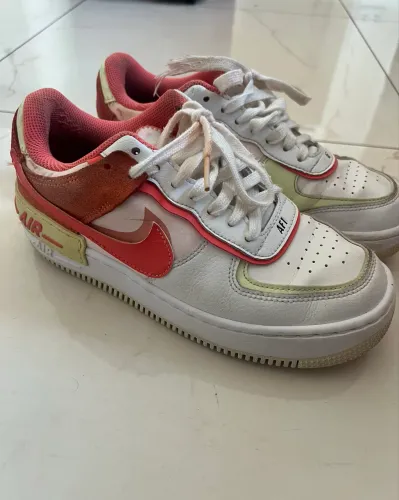  Nike Air Force 1 Shadow na colorway "Magic Ember"