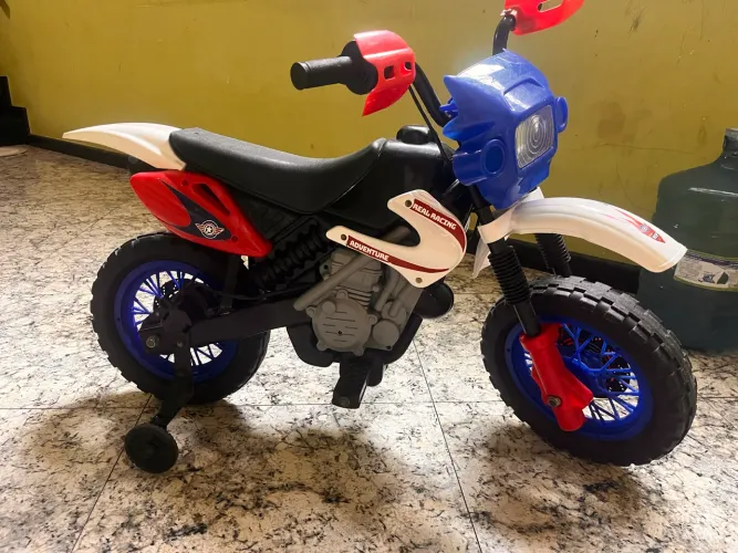 Moto elétrica infantil