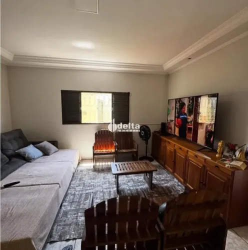Casa residencial com 4 quartos sendo 1 suíte disponível para venda no bairro Segismundo Pe