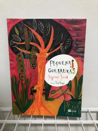 Livro: Pequenas guerreiras