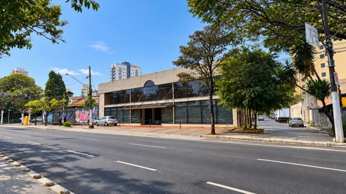 Imóvel Comercial para Locação na Av. Luiz Dumont Vilares 360 m² com 12 vagas