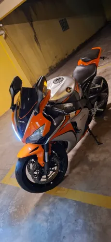 CBR1000RR aceito troca por carro