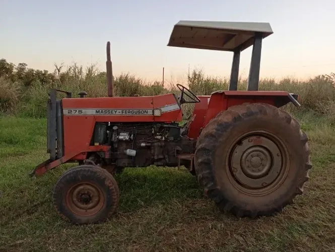 Trator Massey 275 trabalhador rústico