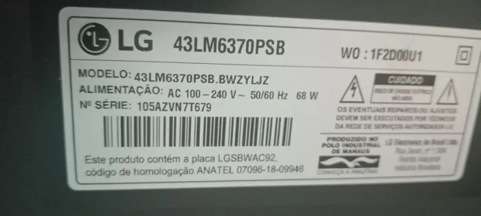 Tv LG 43 com a tela trincada 