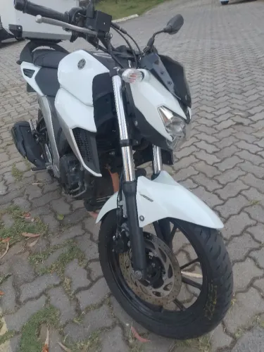 Yamara fz250 em ótimo estado moto de leilão mas tá zerada 34km s ó