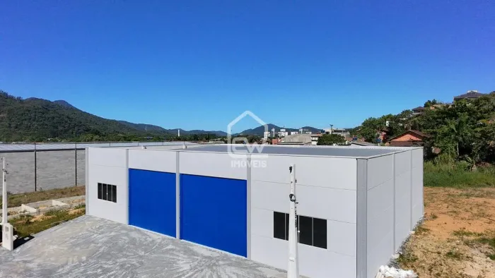 Galpão com 220m² em Jaraguá do Sul, SC