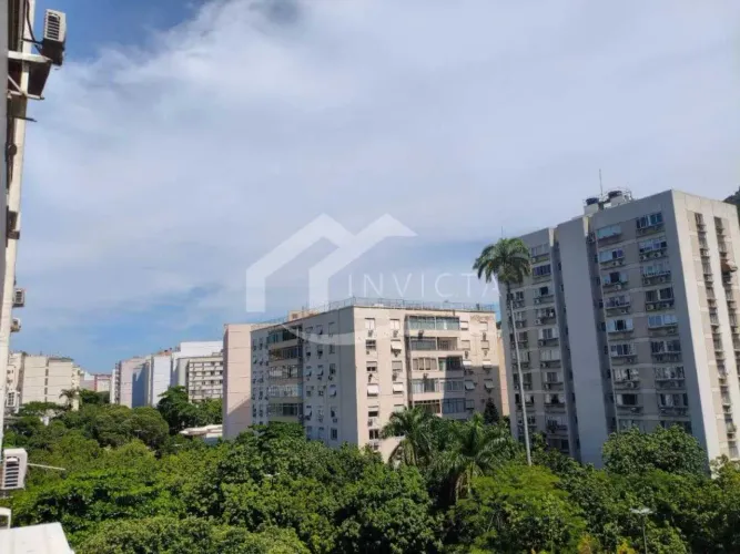 Apartamento Reformado com Sala Ampliada e Vaga na Escritura em Endereço Nobre da Zona Sul